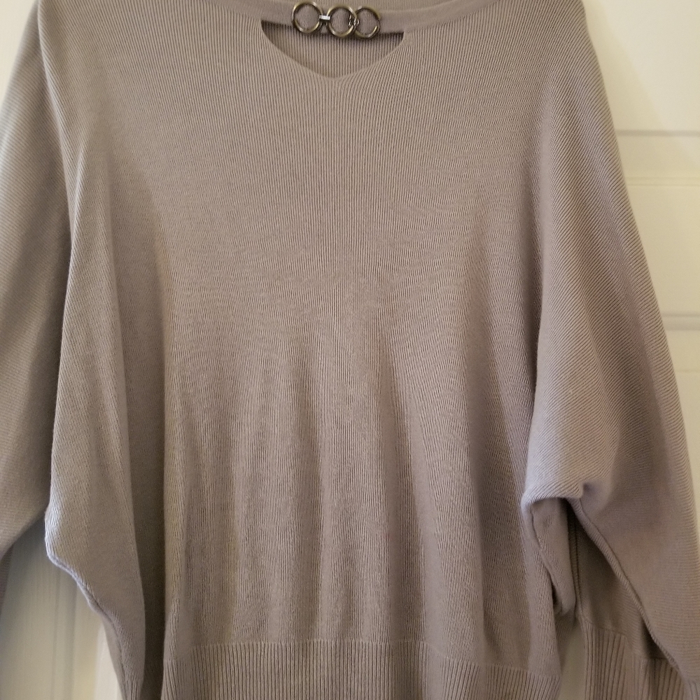 Sweater - Picture 3 of 4